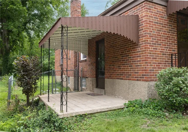 Photo 3 of Single family home for sale at 340 E Melford Ave, Dayton, OH 45405 | MLS# 959561 | Listing updated on 2026-09-19