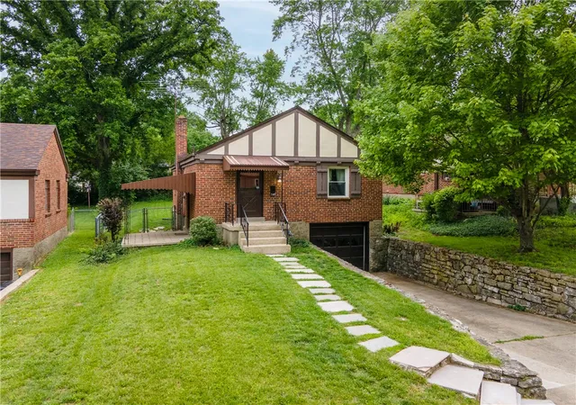 Photo 4 of Single family home for sale at 340 E Melford Ave, Dayton, OH 45405 | MLS# 959561 | Listing updated on 2026-09-19