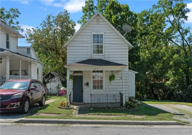 Photo 1 of Single family home for sale at 149 W Pleasant St, Hillsboro, OH 45133 | MLS# 959670 | Listing updated on 2026-10-21