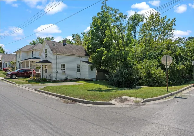 Photo 2 of Single family home for sale at 149 W Pleasant St, Hillsboro, OH 45133 | MLS# 959670 | Listing updated on 2026-10-21