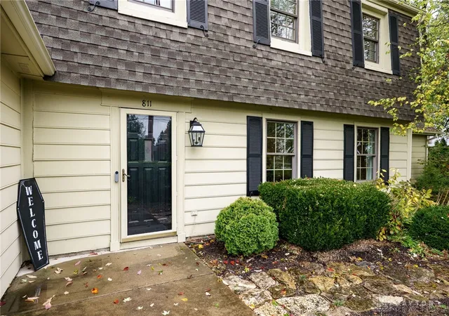 Photo 3 of Single family home for sale at 811 W Spring Valley Pike, Centerville, OH 45458 | MLS# 959796 | Listing updated on 2026-09-13