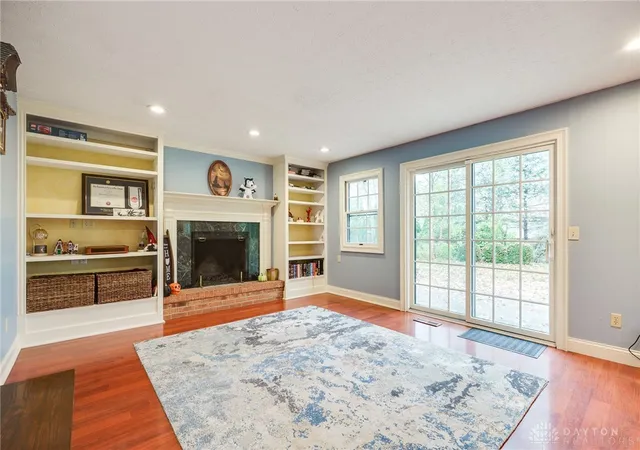 Photo 4 of Single family home for sale at 811 W Spring Valley Pike, Centerville, OH 45458 | MLS# 959796 | Listing updated on 2026-09-13