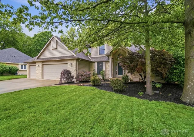 Photo 1 of Single family home for sale at 2375 Worthington Dr, Troy, OH 45373 | MLS# 959886 | Listing updated on 2026-09-12