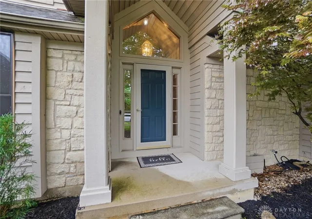 Photo 2 of Single family home for sale at 2375 Worthington Dr, Troy, OH 45373 | MLS# 959886 | Listing updated on 2026-09-12