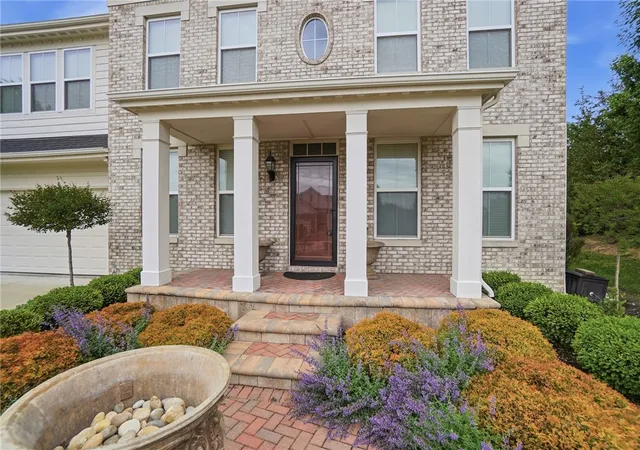 Photo 3 of Single family home for sale at 490 Clearsprings Dr, Springboro, OH 45066 | MLS# 959931 | Listing updated on 2026-09-14