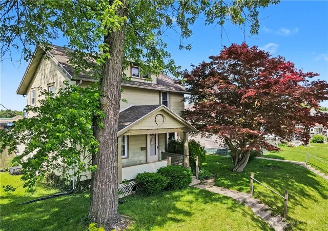 Photo 3 of Sale Pending at 2702 Maplewood Ave, Springfield, OH 45505 | MLS# 960207 | Listing updated on 2026-09-05