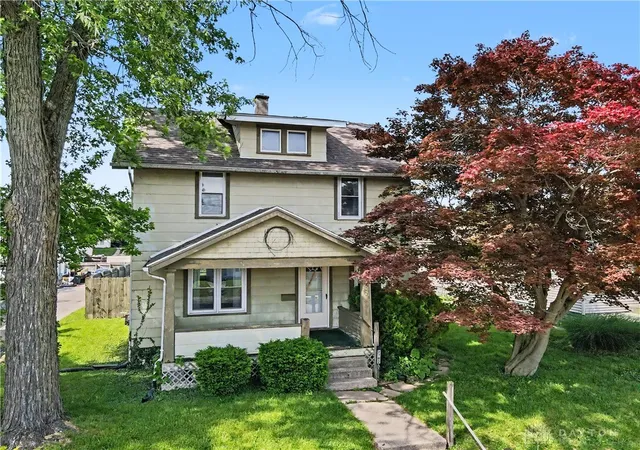 Photo 3 of Sale Pending at 2702 Maplewood Ave, Springfield, OH 45505 | MLS# 960207 | Listing updated on 2026-09-05