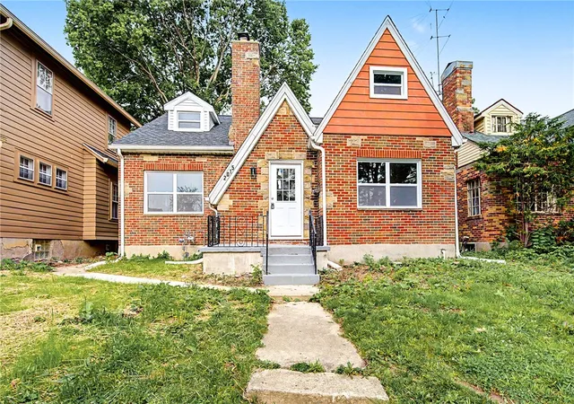 Photo 2 of Sale Pending at 2015 Emerson Ave, Dayton, OH 45406 | MLS# 960252 | Listing updated on 2026-08-31