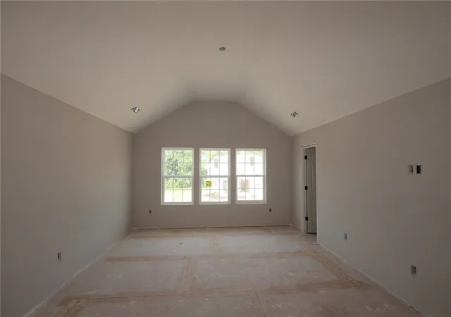 Photo 3 of Sale Pending at 640 Goldfinch Dr, Beavercreek, OH 45434 | MLS# 960372 | Listing updated on 2026-09-24