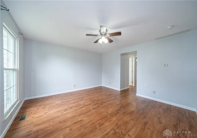 Listing Photo 4 - Condo for sale in building located at 1010 Stoneybrook Trl, Fairborn, OH 45324