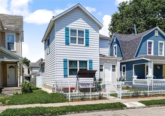 Photo 2 of Single family home for sale at 185 Grove Ave, Dayton, OH 45404 | MLS# 960840 | Listing updated on 2026-09-04