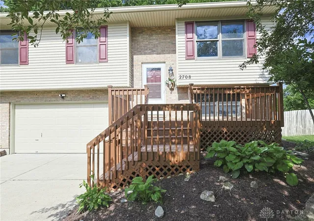 Photo 3 of Single family home for sale at 2708 Bradford Dr, Middletown, OH 45044 | MLS# 961221 | Listing updated on 2026-09-20
