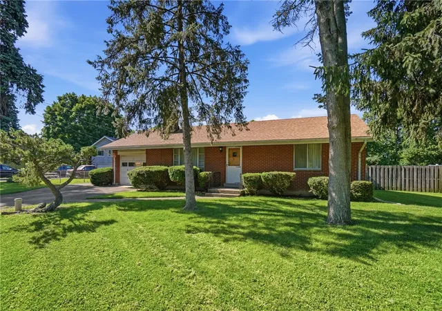 Photo 2 of Single family home for sale at 32 Beatrice Dr, Dayton, OH 45404 | MLS# 961210 | Listing updated on 2026-09-04