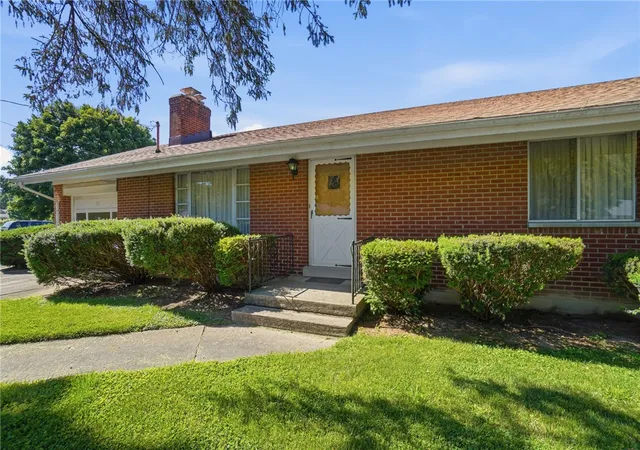 Photo 3 of Single family home for sale at 32 Beatrice Dr, Dayton, OH 45404 | MLS# 961210 | Listing updated on 2026-09-04