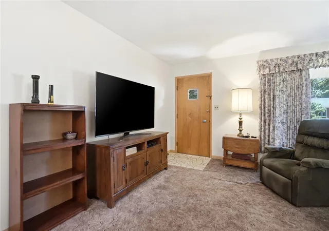 Photo 4 of Single family home for sale at 32 Beatrice Dr, Dayton, OH 45404 | MLS# 961210 | Listing updated on 2026-09-04