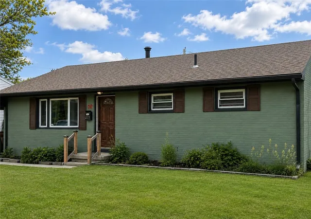 Photo 2 of Single family home for sale at 809 Richard St, Miamisburg, OH 45342 | MLS# 961137 | Listing updated on 2026-10-02