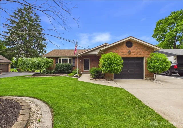 Photo 2 of Single family home for sale at 21 Dorchester Dr, Clayton, OH 45415 | MLS# 960627 | Listing updated on 2026-09-02