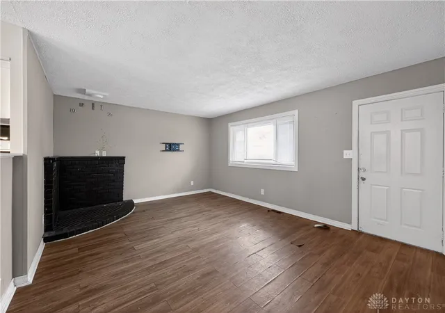 Photo 2 of Single family home for sale at 301 Applegate Rd, Englewood, OH 45322 | MLS# 958022 | Listing updated on 2026-09-10