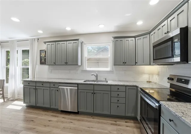 Photo 3 of Sale Pending at 751 Bristol View Dr, Hamilton, OH 45013 | MLS# 961482 | Listing updated on 2026-09-10
