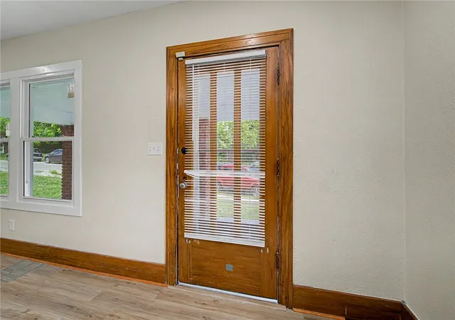 Photo 4 of Sale Pending at 2041 Mayfair Rd, Dayton, OH 45405 | MLS# 961578 | Listing updated on 2026-08-31