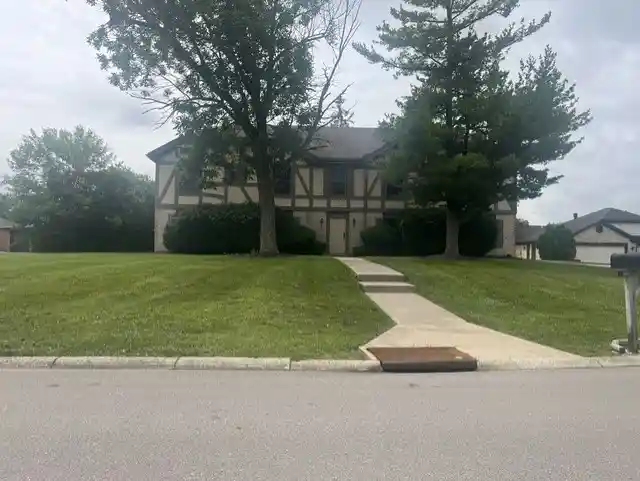 Listing Photo 1 - Condo for sale in 7765 Brams Hl Dr located at 7765 Brams Hl Dr, Dayton, OH 45459 - Unit 7765 Brams Hl Dr