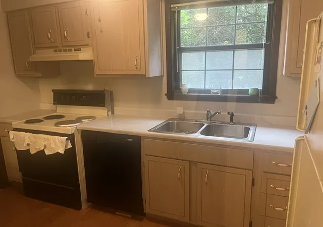 Listing Photo 4 - Condo for sale in building located at 7765 Brams Hl Dr, Dayton, OH 45459