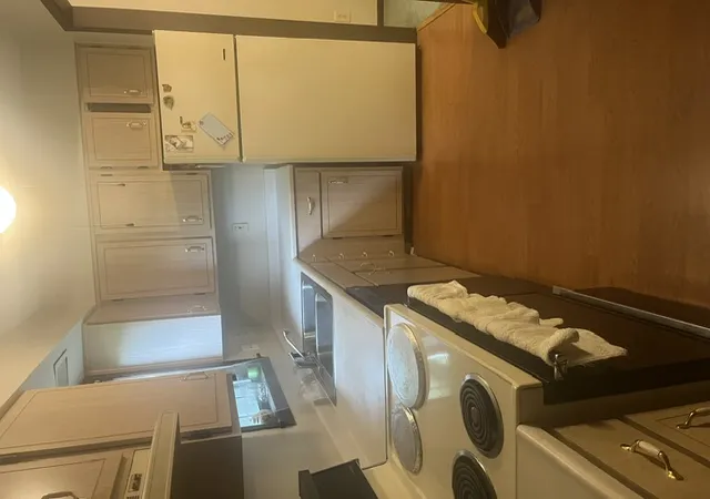 Listing Photo 5 - Condo for sale in building located at 7765 Brams Hl Dr, Dayton, OH 45459