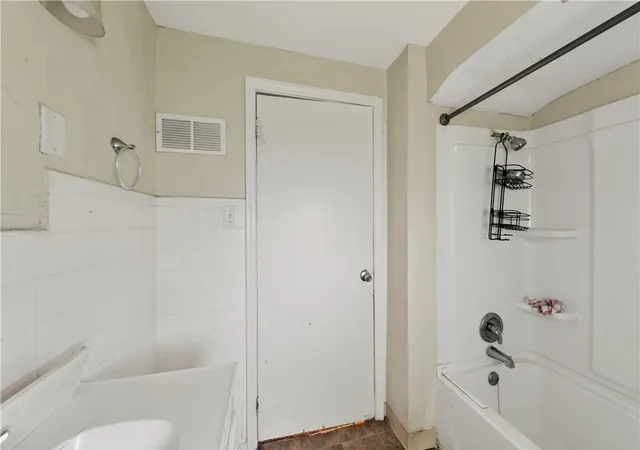 Photo 10 of Single family home for sale at 1933 Burroughs Dr, Dayton, OH 45406 | MLS# 961002 | Listing updated on 2026-09-10