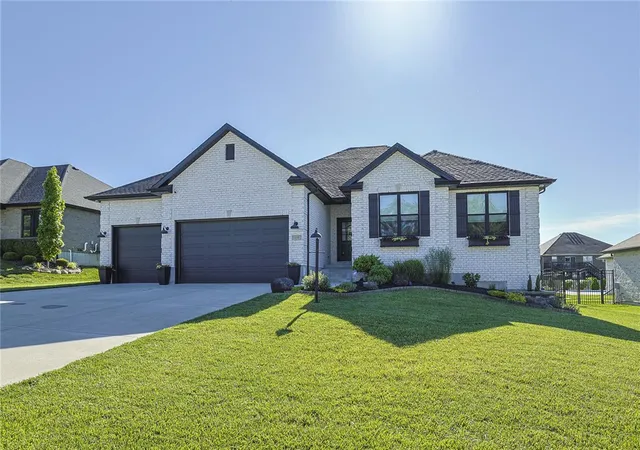 Photo 1 of Sale Pending at 139 Wolf Crk Ct, Franklin, OH 45005 | MLS# 961650 | Listing updated on 2026-08-31
