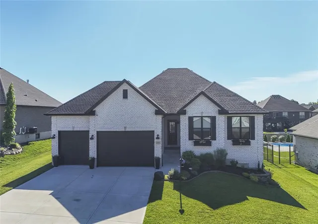 Photo 2 of Sale Pending at 139 Wolf Crk Ct, Franklin, OH 45005 | MLS# 961650 | Listing updated on 2026-08-31