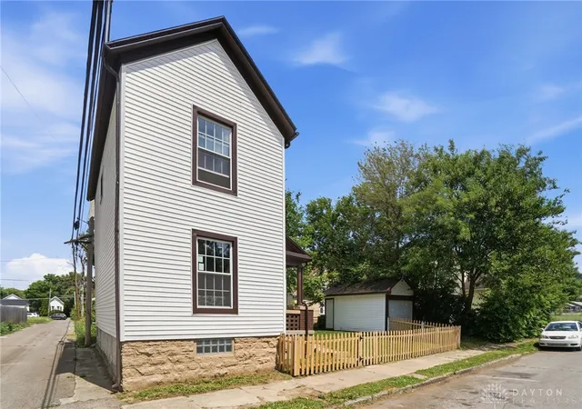 Photo 2 of Single family home for sale at 152 S Mcgee St, Dayton, OH 45403 | MLS# 961662 | Listing updated on 2026-09-12