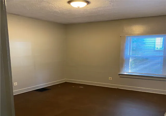 Photo 2 of Single family home for sale at 625 Hulbert St, Dayton, OH 45410 | MLS# 962219 | Listing updated on 2026-09-04