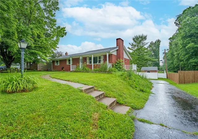 Photo 2 of Single family home for sale at 270 Kinsey Rd, Xenia Twp, OH 45385 | MLS# 962343 | Listing updated on 2026-09-12