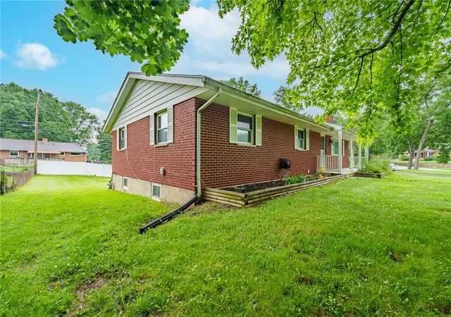 Photo 3 of Sale Pending at 270 Kinsey Rd, Xenia Twp, OH 45385 | MLS# 962343 | Listing updated on 2026-10-02