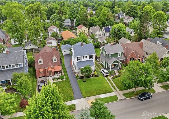 Photo 4 of Single family home for sale at 241 Orchard Dr, Oakwood, OH 45419 | MLS# 960648 | Listing updated on 2026-09-25