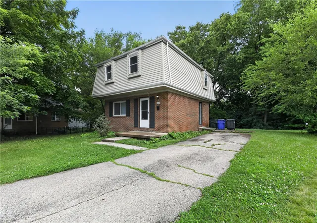 Photo 3 of Sale Pending at 2136 Speice Ave, Dayton, OH 45403 | MLS# 960245 | Listing updated on 2026-09-22