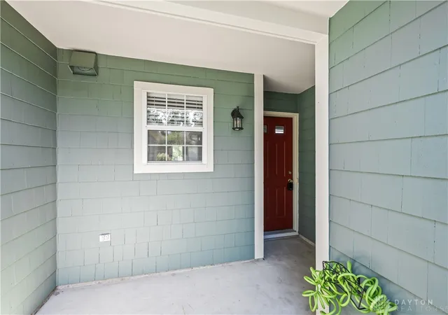 Listing Photo 4 - Condo for sale in building located at 908 Cambridge Cir, Troy, OH 45373