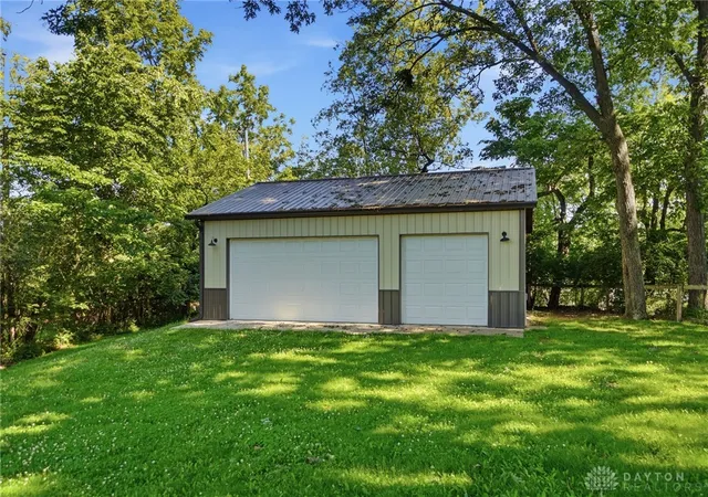 Photo 2 of Single family home for sale at 1918 Devon Dr, Springfield, OH 45503 | MLS# 962585 | Listing updated on 2026-09-09