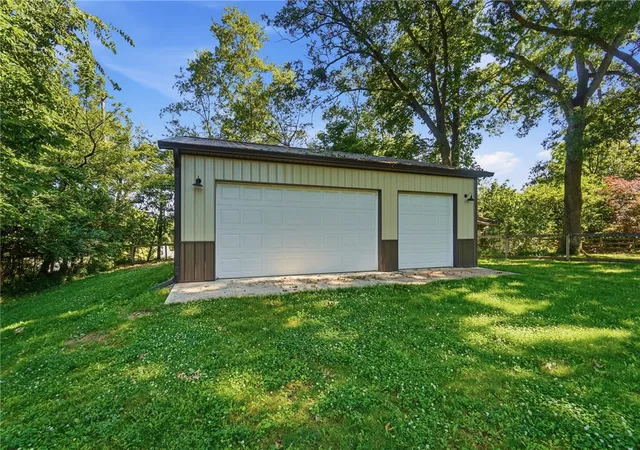 Photo 3 of Single family home for sale at 1918 Devon Dr, Springfield, OH 45503 | MLS# 962585 | Listing updated on 2026-09-09