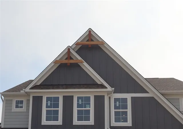 Photo 2 of Single family home for sale at 596 Goldfinch Dr, Beavercreek, OH 45434 | MLS# 962592 | Listing updated on 2026-10-04