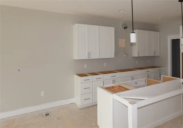 Photo 3 of Single family home for sale at 586 Goldfinch Dr, Beavercreek, OH 45434 | MLS# 962595 | Listing updated on 2026-10-04
