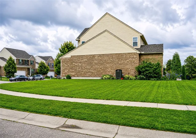 Photo 2 of Sale Pending at 1555 Cedar Crk Dr, Dayton, OH 45458 | MLS# 962407 | Listing updated on 2026-09-03