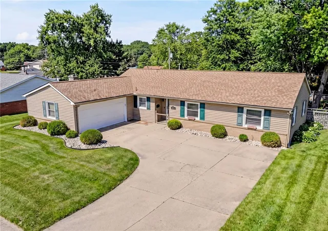Photo 2 of Sale Pending at 185 Broadripple Rd, Dayton, OH 45458 | MLS# 962752 | Listing updated on 2026-09-09