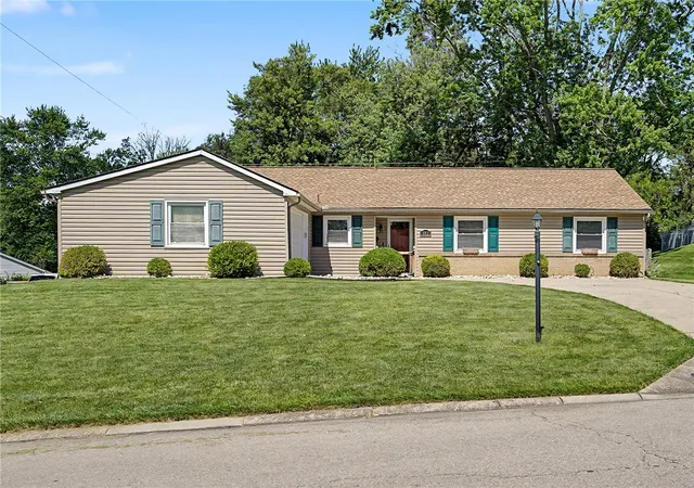 Photo 2 of Sale Pending at 185 Broadripple Rd, Dayton, OH 45458 | MLS# 962752 | Listing updated on 2026-09-09