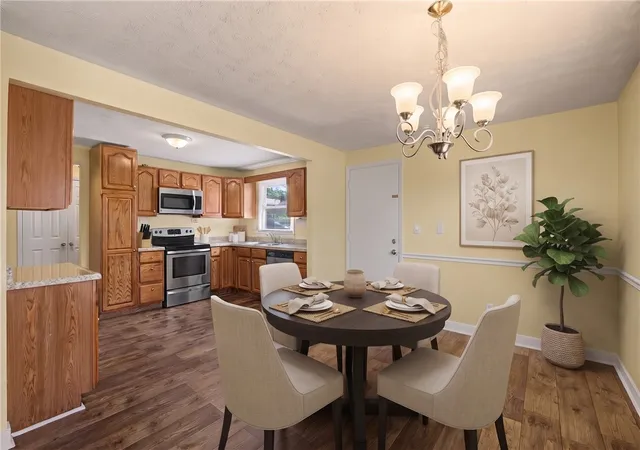 Photo 4 of Sale Pending at 185 Broadripple Rd, Dayton, OH 45458 | MLS# 962752 | Listing updated on 2026-09-09