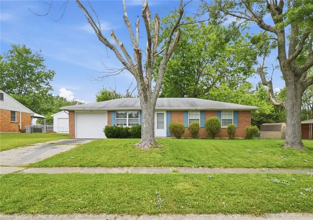 Photo 3 of Single family home for sale at 7137 Castlecrest Dr, Dayton, OH 45424 | MLS# 962790 | Listing updated on 2026-09-06