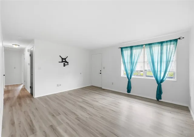 Photo 4 of Single family home for sale at 7137 Castlecrest Dr, Dayton, OH 45424 | MLS# 962790 | Listing updated on 2026-09-06