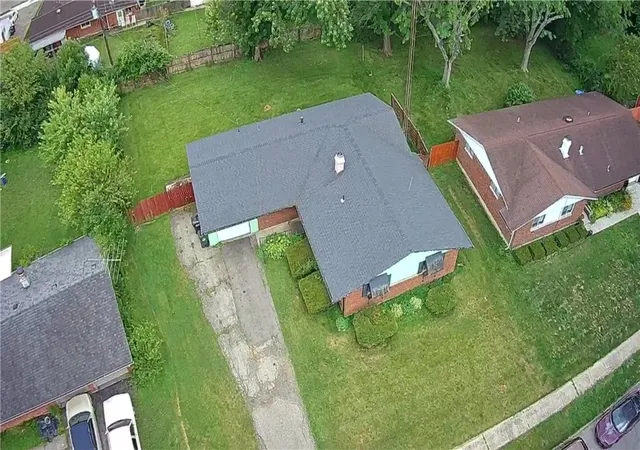 Photo 2 of Sale Pending at 816 Mapleside Dr, Dayton, OH 45426 | MLS# 962632 | Listing updated on 2026-09-12