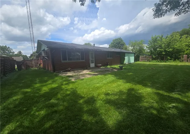 Photo 4 of Sale Pending at 816 Mapleside Dr, Dayton, OH 45426 | MLS# 962632 | Listing updated on 2026-09-12