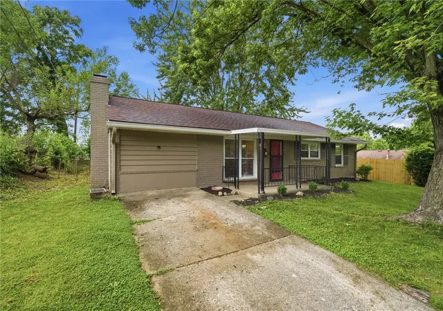 Photo 2 of Single family home for sale at 225 Beam Dr, Franklin, OH 45005 | MLS# 960876 | Listing updated on 2026-09-13